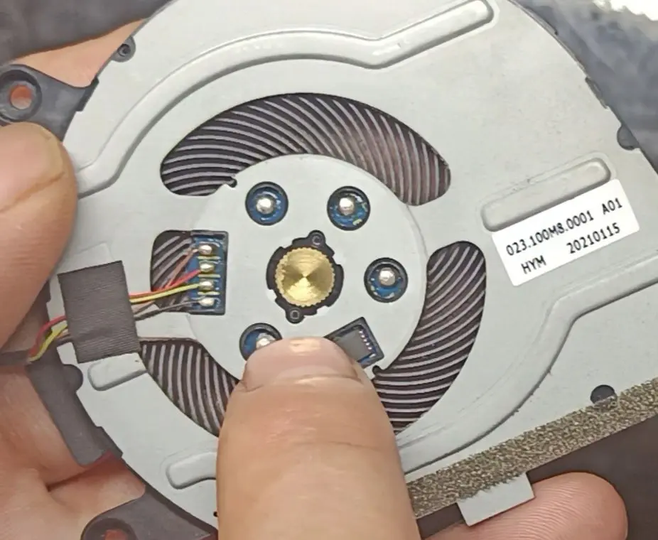 风扇风轮无法取下，背面也没有孔